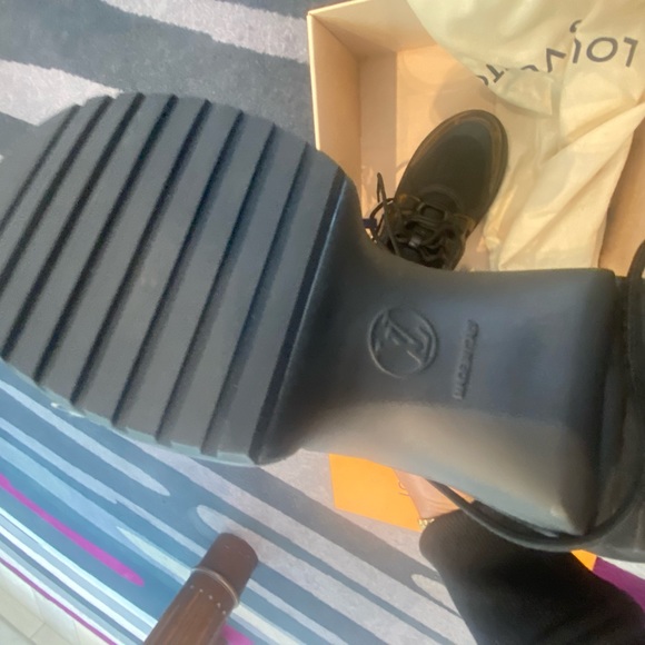 Woman’s Louis Vuitton sneakers size 38.5 brand new - Picture 5 of 8